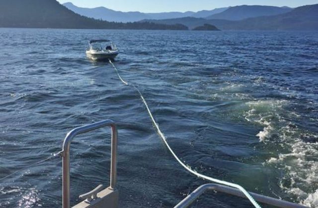West Vancouver Crew Helps save Four in Interagency Rescue